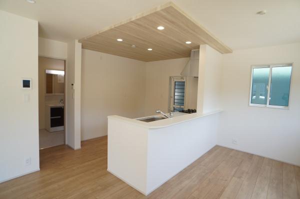 土浦市桜ケ丘町の新築一戸建(リビング)