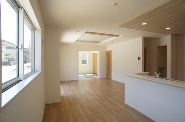 土浦市桜ケ丘町の新築一戸建(リビング)