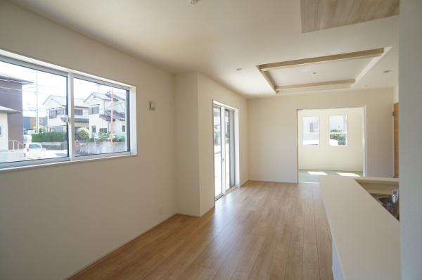 土浦市桜ケ丘町の新築一戸建(リビング)