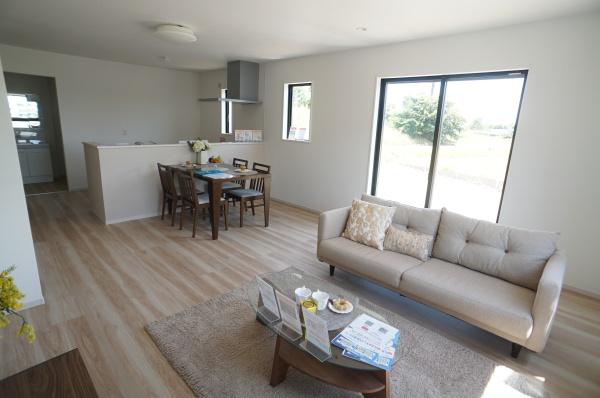 取手市ゆめみ野3丁目の新築一戸建(リビング)