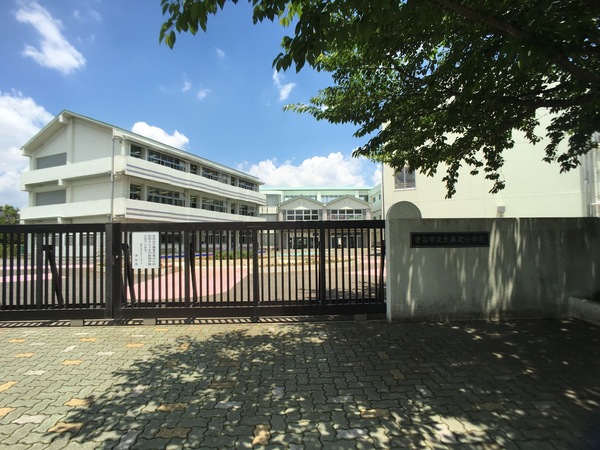 守谷市薬師台7丁目の土地(守谷市立大井沢小学校)
