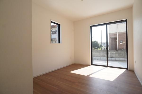 牛久市田宮町の新築一戸建(洋室)