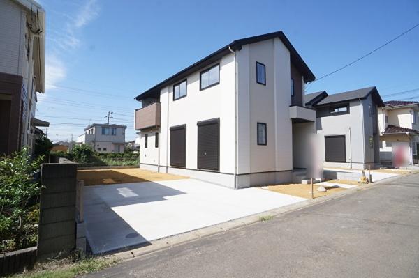 牛久市田宮町の新築一戸建(駐車場)