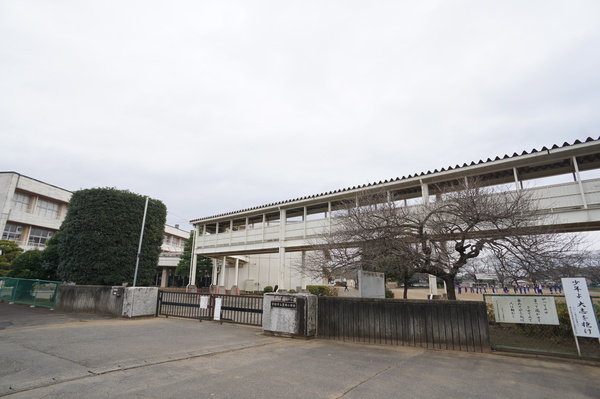 常総市豊岡町乙の新築一戸建(常総市立豊岡小学校)