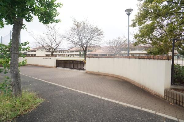 牛久市ひたち野西4丁目の土地(牛久市立ひたち野うしく小学校)