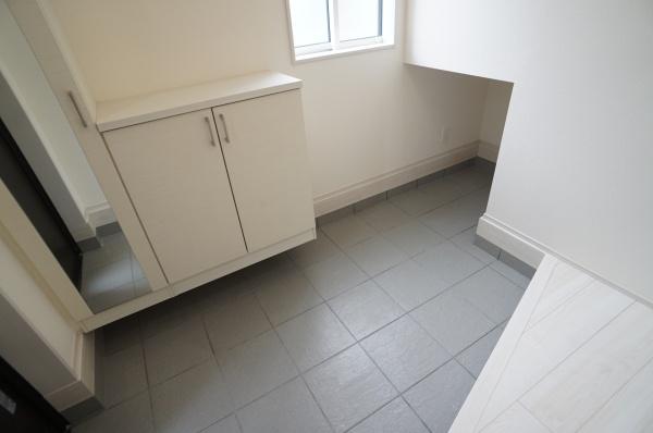 土浦市天川1丁目の新築一戸建(玄関)