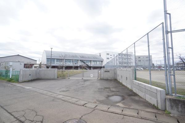 常総市豊岡町の新築一戸建(常総市立水海道西中学校)