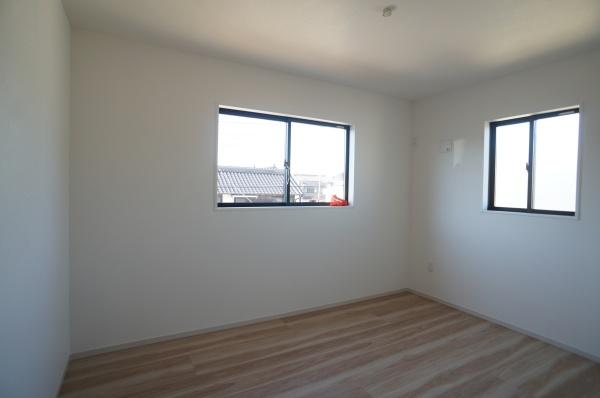 土浦市真鍋３丁目の新築一戸建