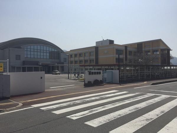 紀の川市北大井の土地(紀の川市立打田中学校)