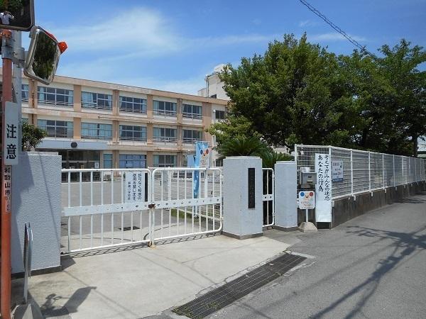 グランドハイツ野崎(和歌山市立野崎小学校)
