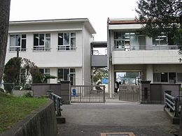 紀の川市桃山町市場の土地(紀の川市立安楽川小学校)