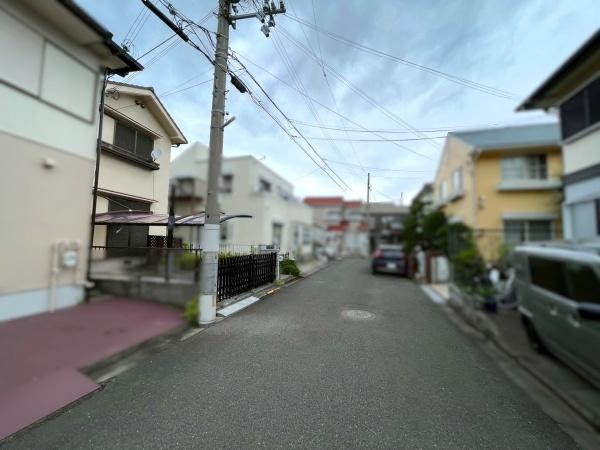 和歌山市関戸4丁目の中古一戸建て(前面道路含む現地写真)