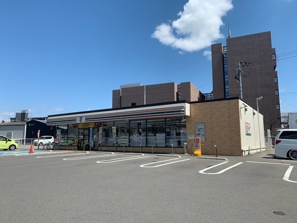 ライオンズマンション和歌山三木町(セブンイレブン和歌山向芝店)