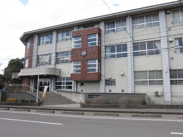 グランドハイツ和歌川(和歌山市立和歌浦小学校)