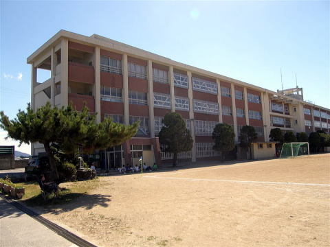 和歌山市和歌浦東3丁目の土地(和歌山市立明和中学校)