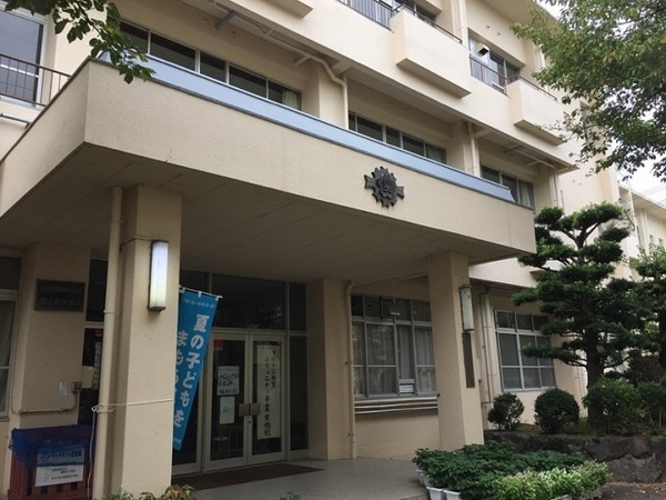 海南市重根東２丁目の土地(海南市立巽小学校)