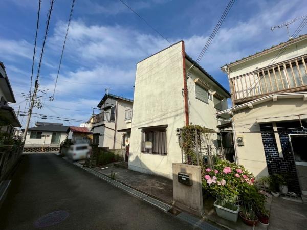 和歌山市木ノ本の中古一戸建て(前面道路含む現地写真)