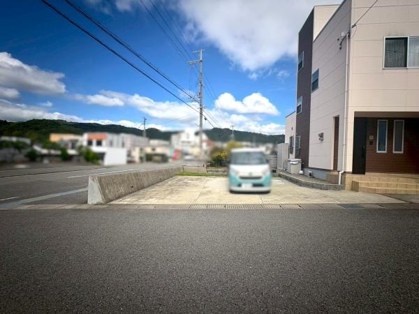 岩出市西安上の中古一戸建て(駐車場)