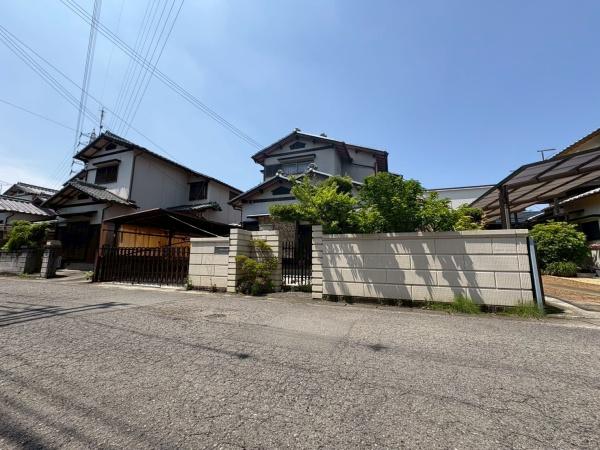 和歌山市井辺の中古一戸建て(前面道路含む現地写真)