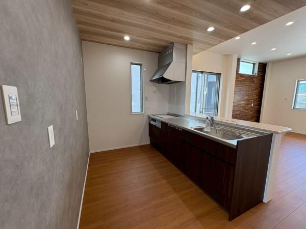 粟3-5号　新築戸建