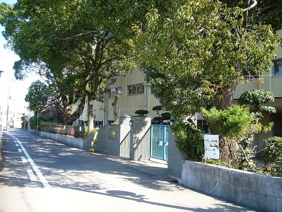 海南市山崎町2丁目の中古一戸建て(海南市立日方小学校)