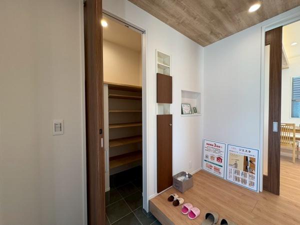 紀の川市尾崎2-15号　新築戸建