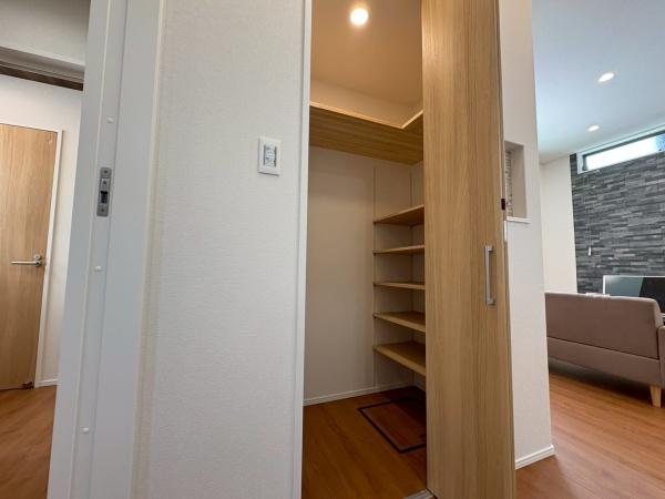 和歌山市西庄7-6-8号　新築戸建