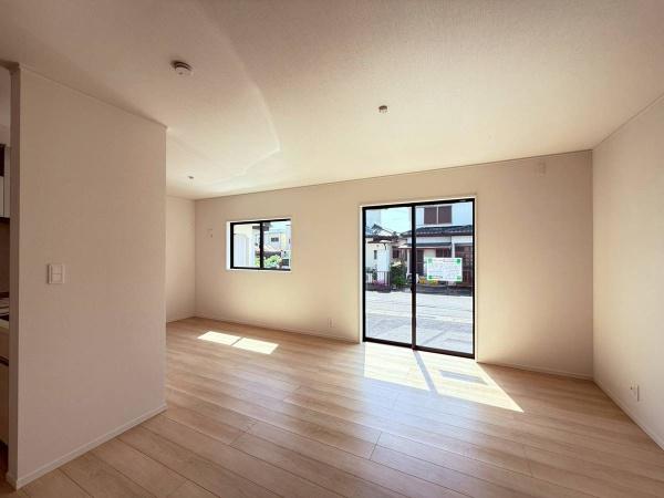 岩出市溝川第1-1号棟　新築戸建