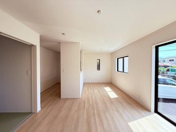 岩出市溝川第1-1号棟　新築戸建