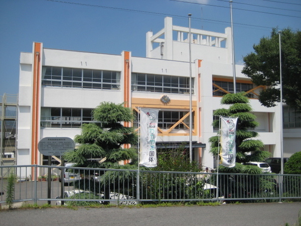 岩出市船戸 事務所(倉庫)(岩出市立岩出小学校)