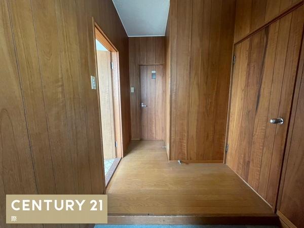 和歌山市北新中ノ丁の中古一戸建て(玄関)