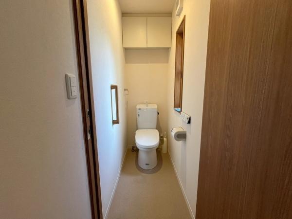 和歌山市栄谷の中古一戸建て(トイレ)