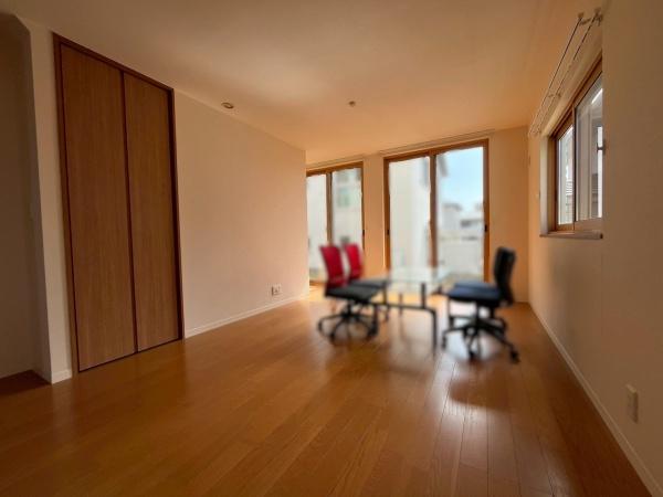 和歌山市栄谷の中古一戸建て(リビング)