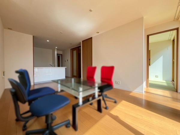 和歌山市栄谷の中古一戸建て(リビング)