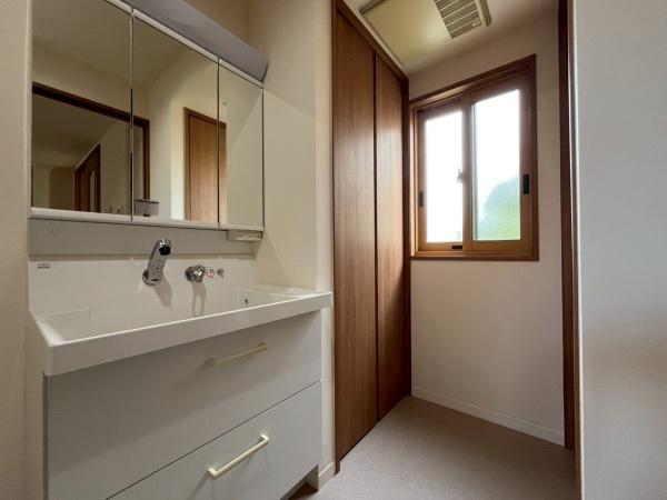 和歌山市栄谷の中古一戸建て(洗面台・洗面所)