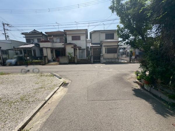 和歌山市鳴神の中古一戸建て(前面道路含む現地写真)