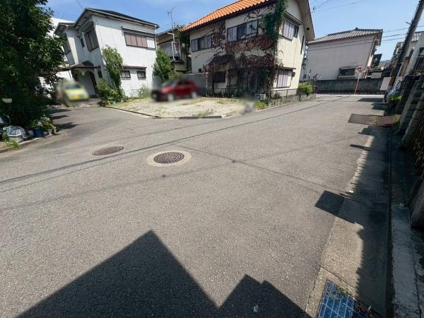 和歌山市鳴神の中古一戸建て(前面道路含む現地写真)