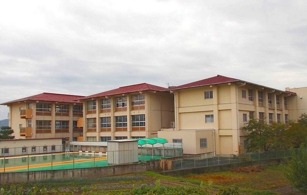 岩出市西安上の土地(岩出市立山崎北小学校)