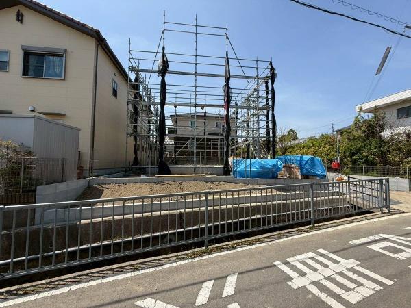 紀の川市中三谷第2-2号　新築戸建