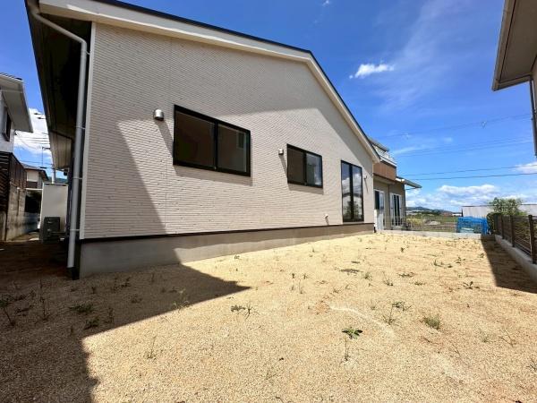 紀の川市中三谷第2-2号　新築戸建