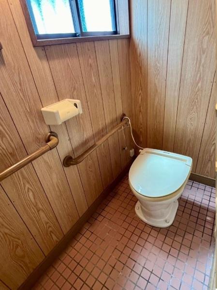 和歌山市栄谷の中古一戸建て(トイレ)