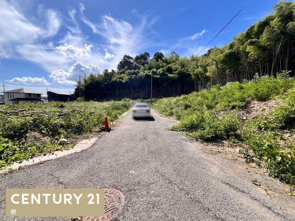 岩出市桜台の土地(前面道路含む現地写真)