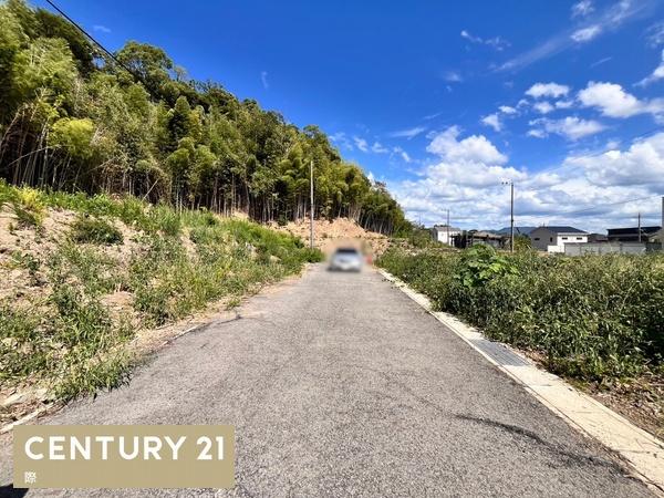 岩出市桜台の土地(前面道路含む現地写真)