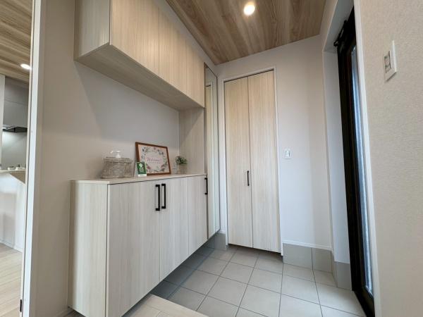 岩出市曽屋6-21　新築戸建