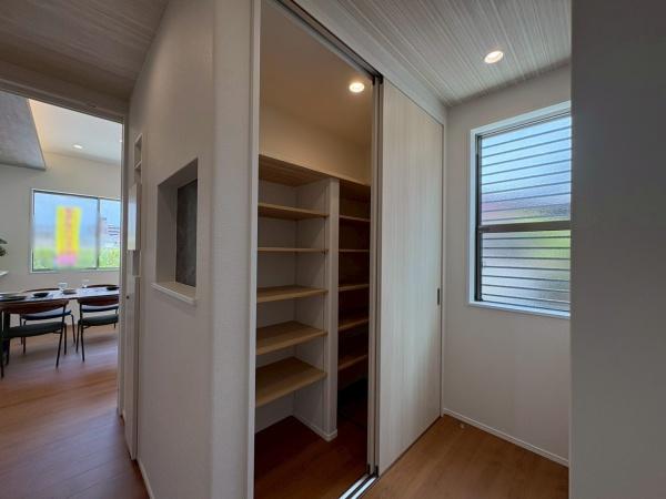 岩出市曽屋6-53　新築戸建