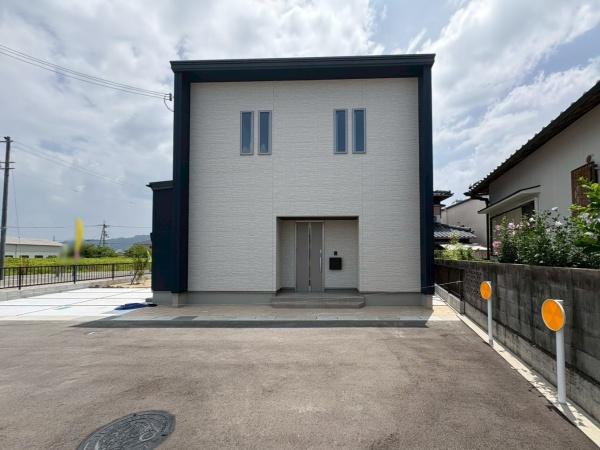 岩出市曽屋6-53　新築戸建