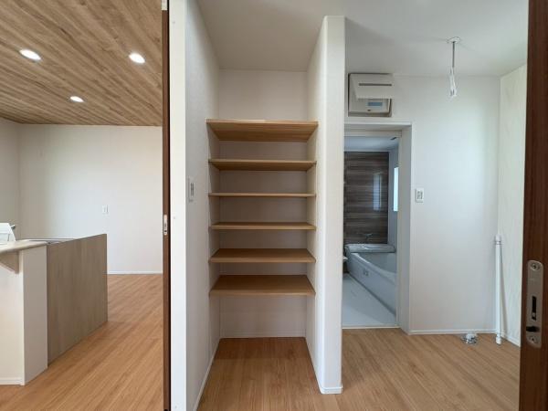岩出市曽屋5-35　新築戸建