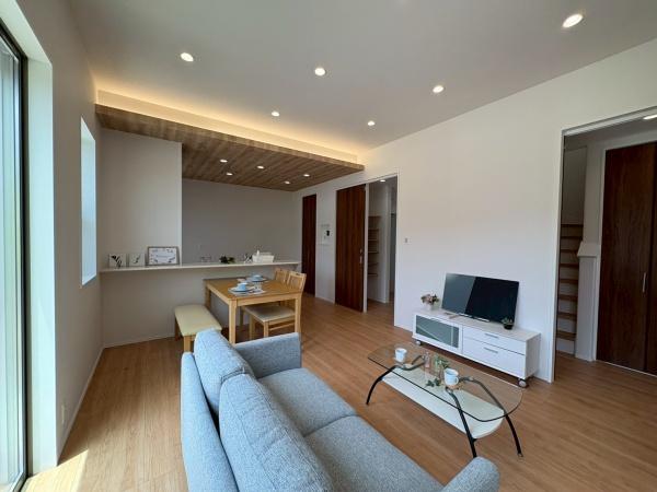 岩出市曽屋5-35　新築戸建