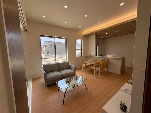 岩出市曽屋5-35　新築戸建
