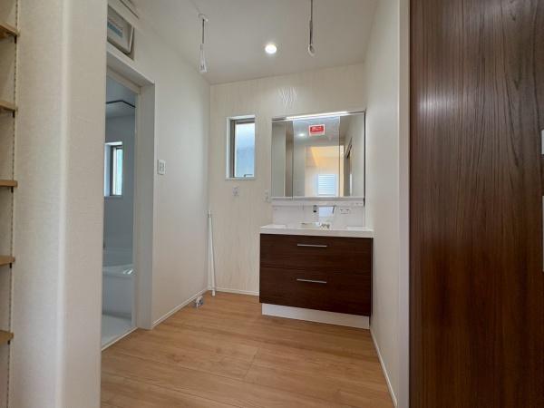 岩出市曽屋5-35　新築戸建